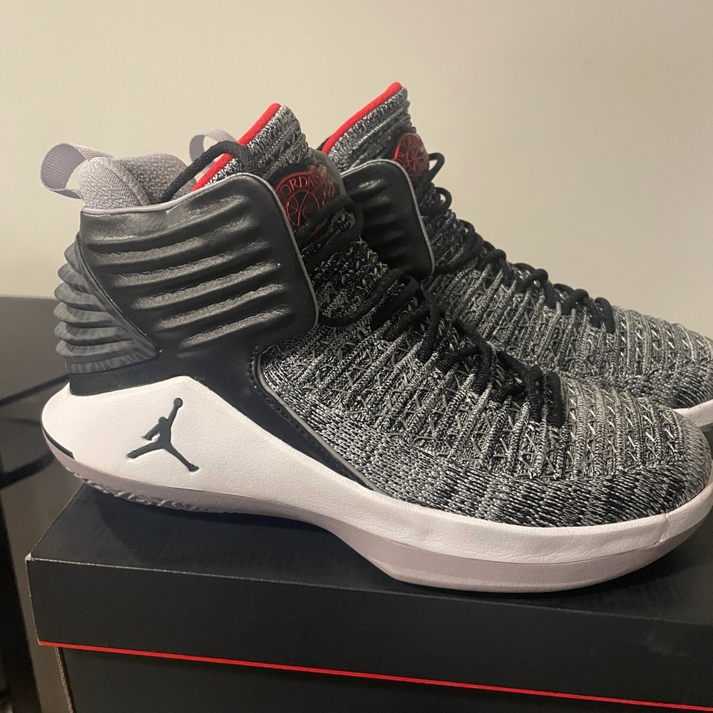 Air Jordan XXXII BG
